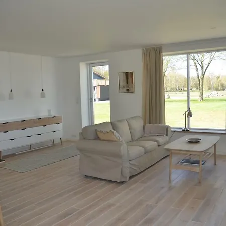 بيت للعطل Elegant Farmhouse In Hillerød