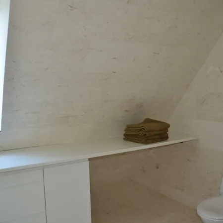بيت للعطل Elegant Farmhouse In