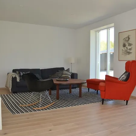 بيت للعطل Elegant Farmhouse In Hillerød