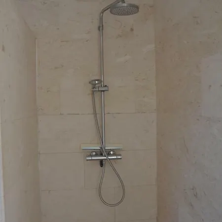 بيت للعطل Elegant Farmhouse In *